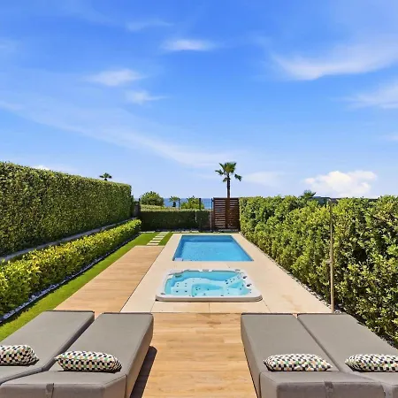 Velaya Beachfront Sanctuary * Estepona