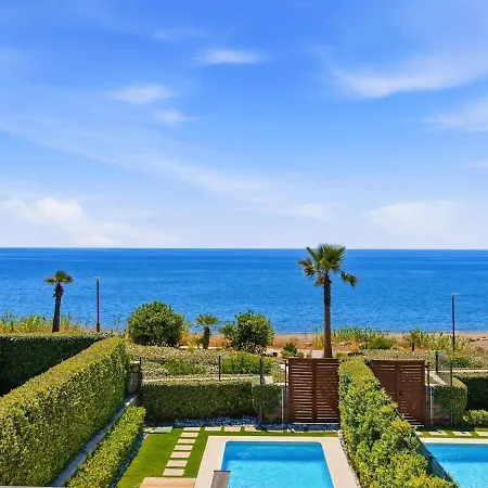 Velaya Beachfront Sanctuary Feriehus *