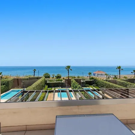 Σπίτι διακοπών Velaya Beachfront Sanctuary Εστεπόνα