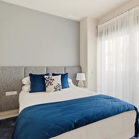 Velaya Beachfront Sanctuary * Εστεπόνα