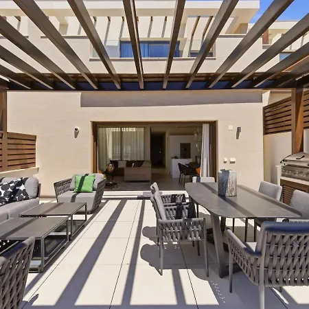 Velaya Beachfront Sanctuary Εστεπόνα