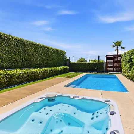 Velaya Beachfront Sanctuary Feriehus Estepona