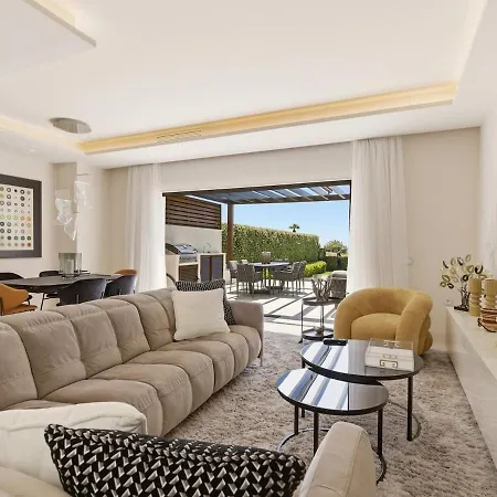 Velaya Beachfront Sanctuary * Εστεπόνα